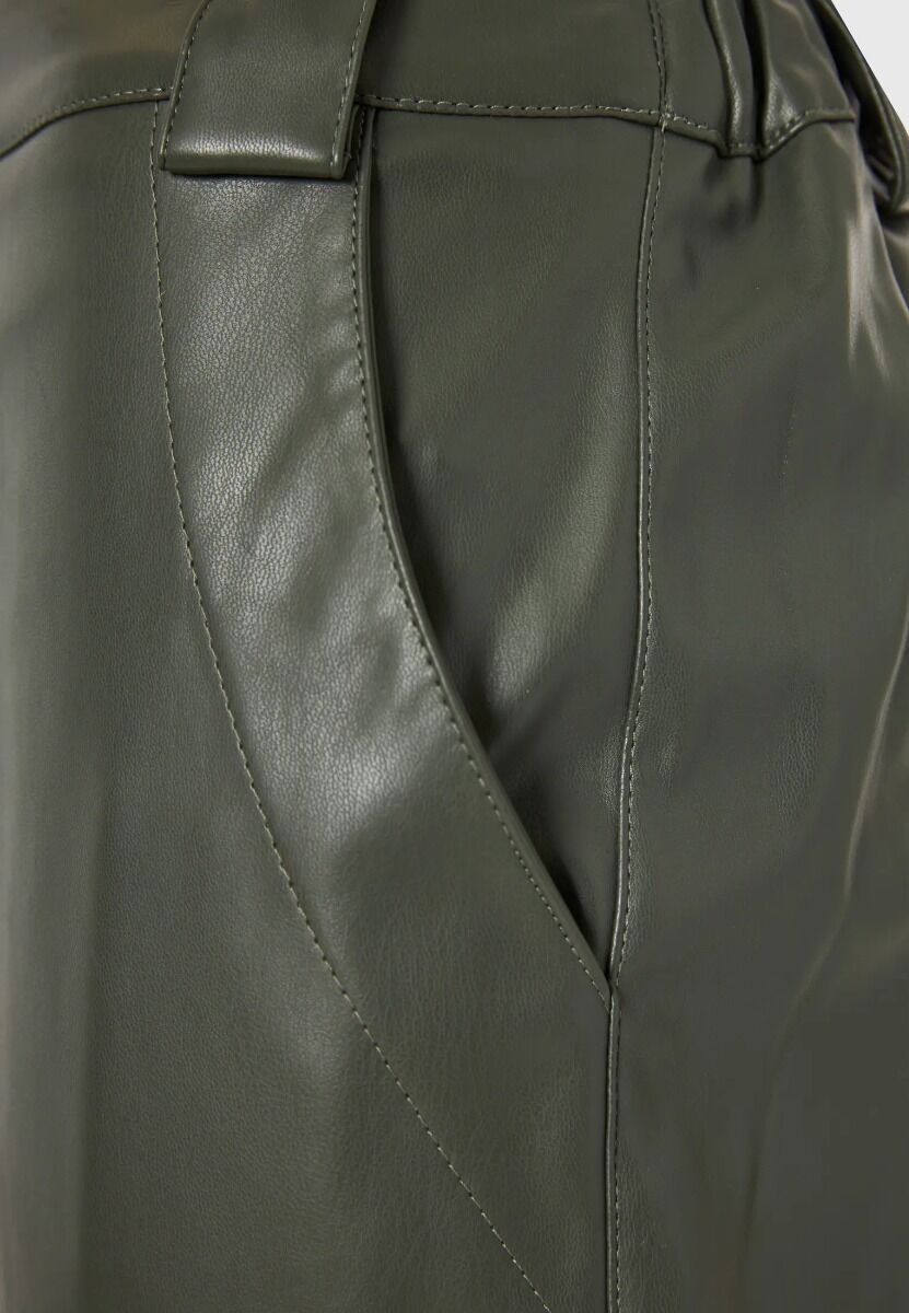 Funky Buddha Γυναικείο Cargo Παντελόνι Δερματίνη FBL010-119-02