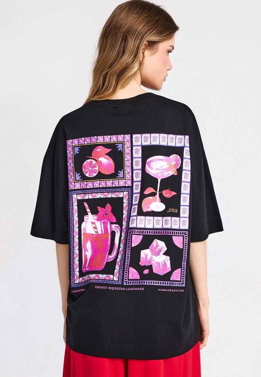 Funky Buddha Γυναικείο βαμβακερό T-shirt FBL013-156-04 Μαύρο